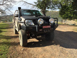 CalOffroad Customer Rides Toyota Hilux 6 inch Lift