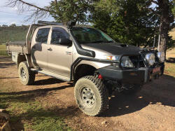 CalOffroad Customer Rides Toyota Hilux 6 inch Lift